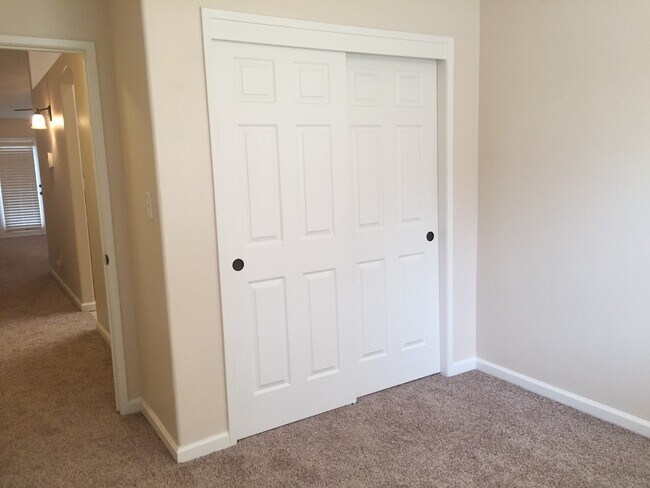 Building Photo - Beautiful 3 Bed 2 Bath in Riverlakes Community - Northwest Bakersfield- $2,450 Rent