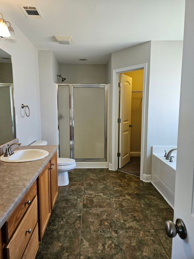 Building Photo - Biloxi 4 bedroom