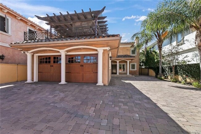 Building Photo - 15014 Valleyheart Dr