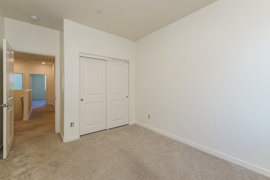 Building Photo - 8255 Sophie Ct