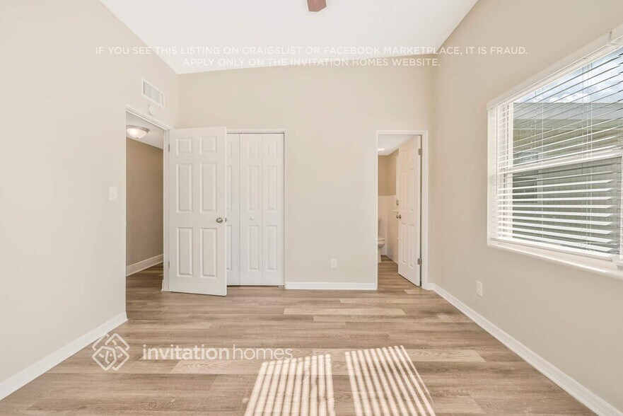 Building Photo - 2412 Martinwood Dr
