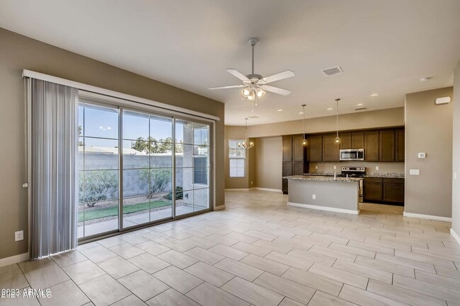 Building Photo - 3043 N 33rd Pl