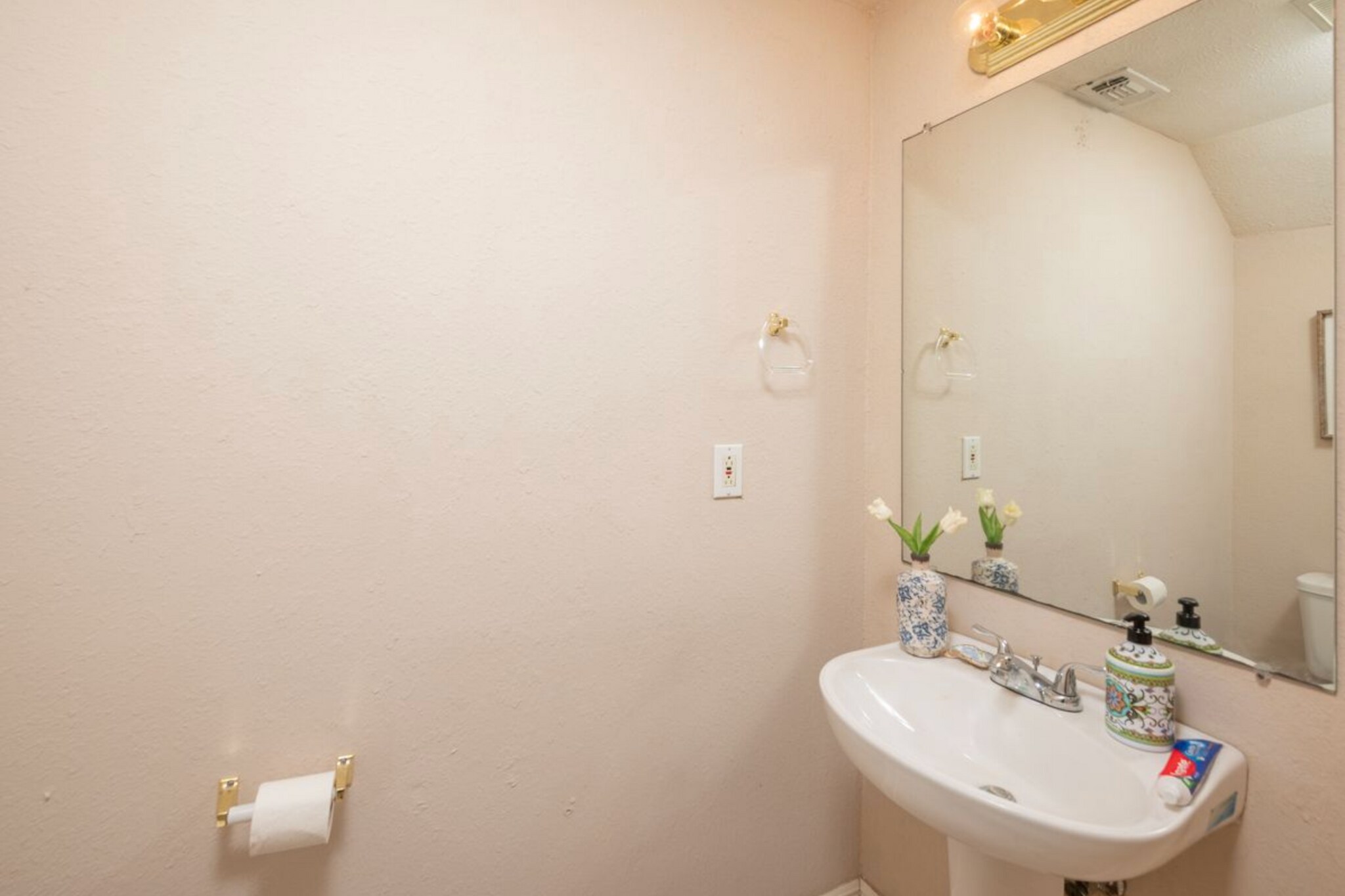 Building Photo - 923 Saint Andrews Ln