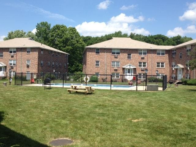 Building Photo - 3 Colonial Village Dr