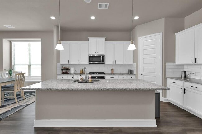 Building Photo - 17052 Easter Lily Dr