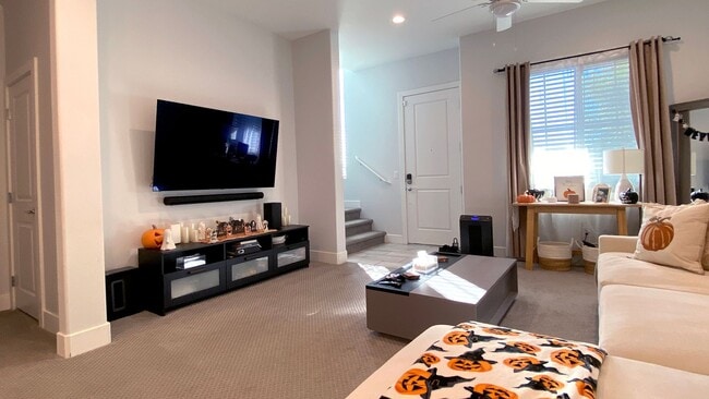 Building Photo - Spectacular 3 Bedroom Townhouse in Gate Community Near Sky Canyon and Centennial! Strip Views!