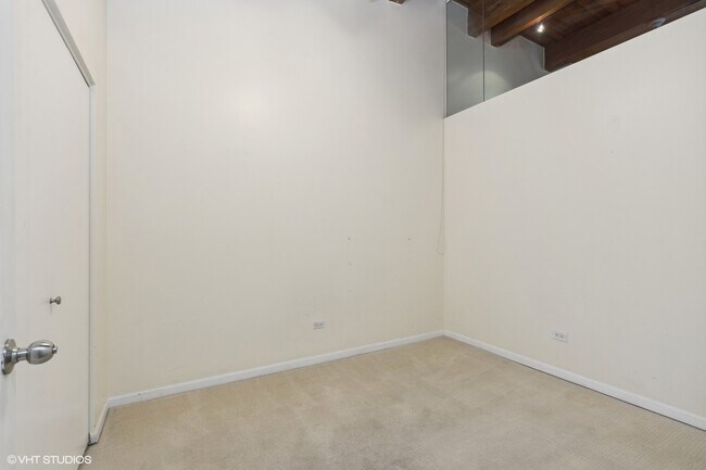 Building Photo - 525 W Superior St