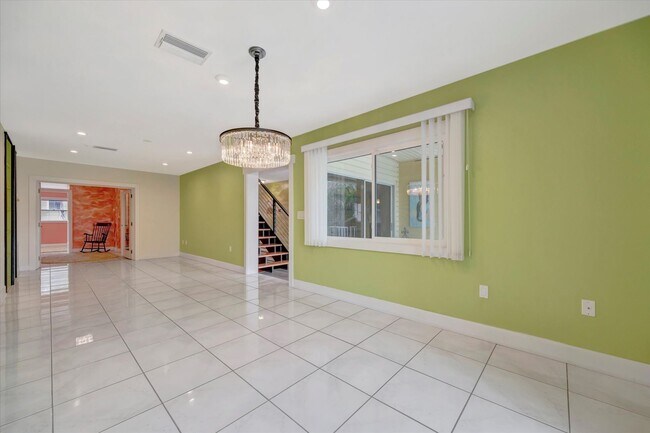 Building Photo - Stunning Annual Rental: Luxury Coastal Liv...