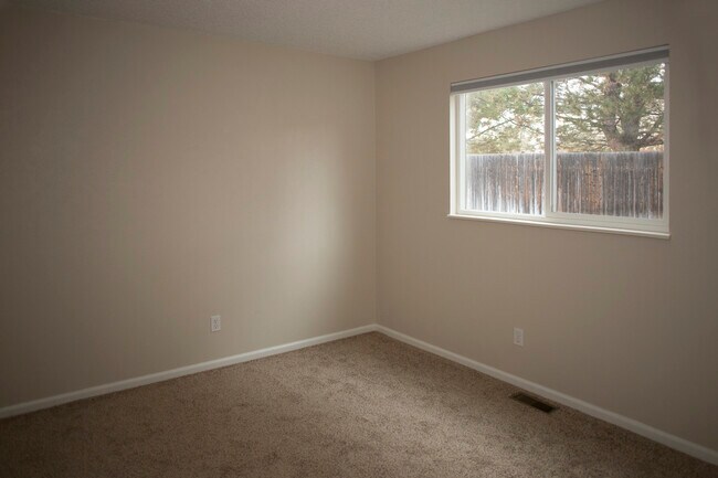 Building Photo - 16341 E Radcliff Pl