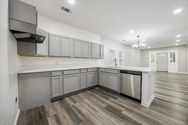 Building Photo - 3587 Cowden Ave