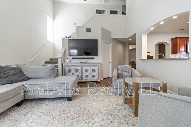 Building Photo - 9810 Moffitt Dr