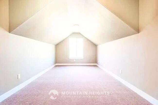 Building Photo - 3953 Sand Lake Dr