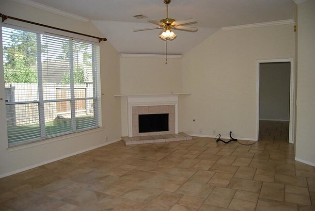 Building Photo - 3118 Silver Cedar Trail