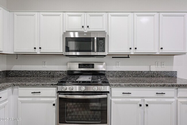 Building Photo - 13159 W Rowel Rd