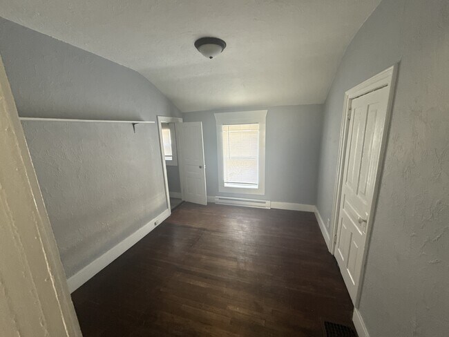Building Photo - 1234 Gillett St
