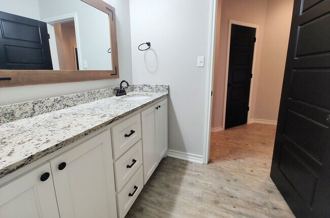 Building Photo - AUGUST PRE-LEASE! Modern 3-Bedroom Apartment with 2-Car Garage – Recently Constructed in Lubbock,...