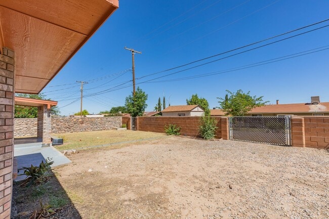 Building Photo - Beautiful 3 Bedroom/2 Bath Home