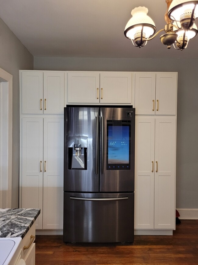 Building Photo - 115 Walnut St