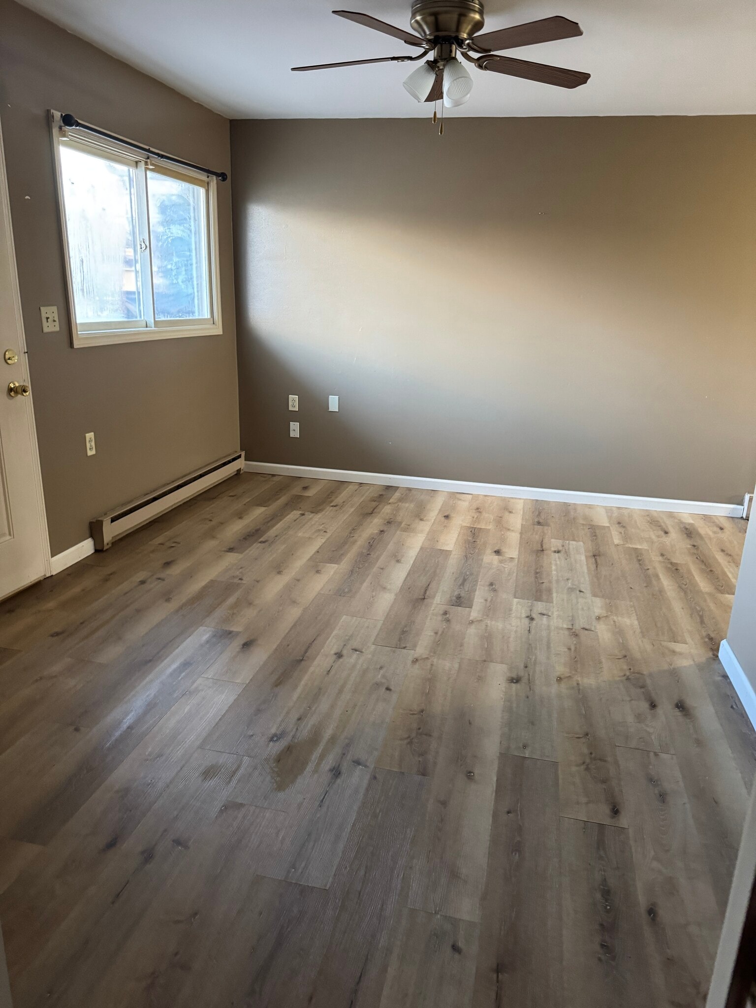 Living Room - 403 S King St