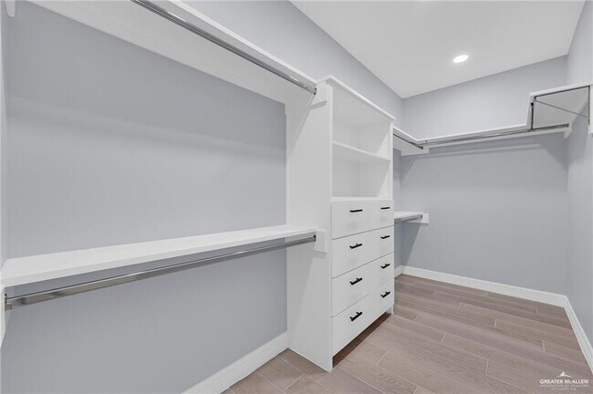 Building Photo - 7 Makayla Dr