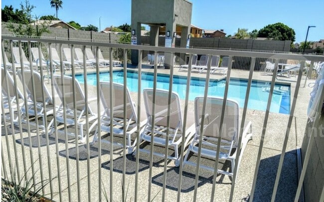 Building Photo - 18777 N 43rd Ave