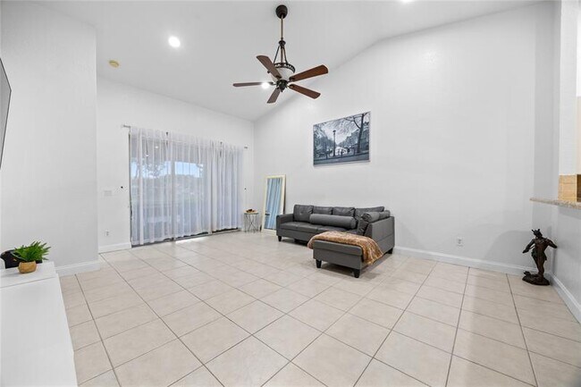 Building Photo - 243 Coral Trace Ln