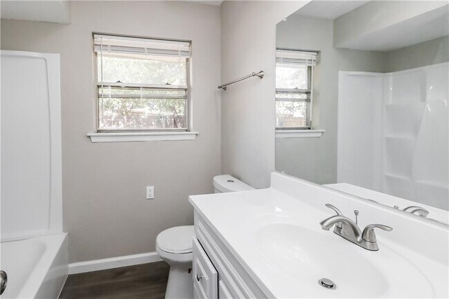 Building Photo - 217 Cherrywood Dr