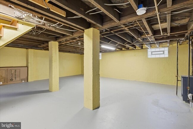 Building Photo - 2400 Valley Way