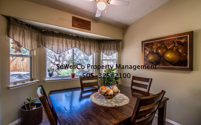 Building Photo - Beautiful Custom 3 Bedroom 2 Bath Home