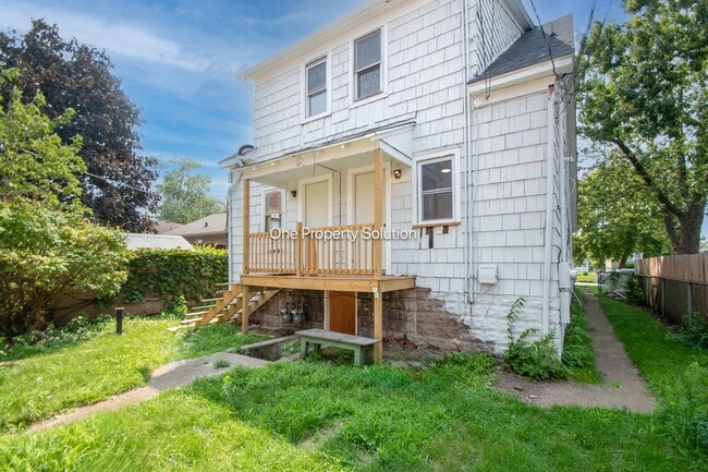 Building Photo - 7213 Marshall Ave
