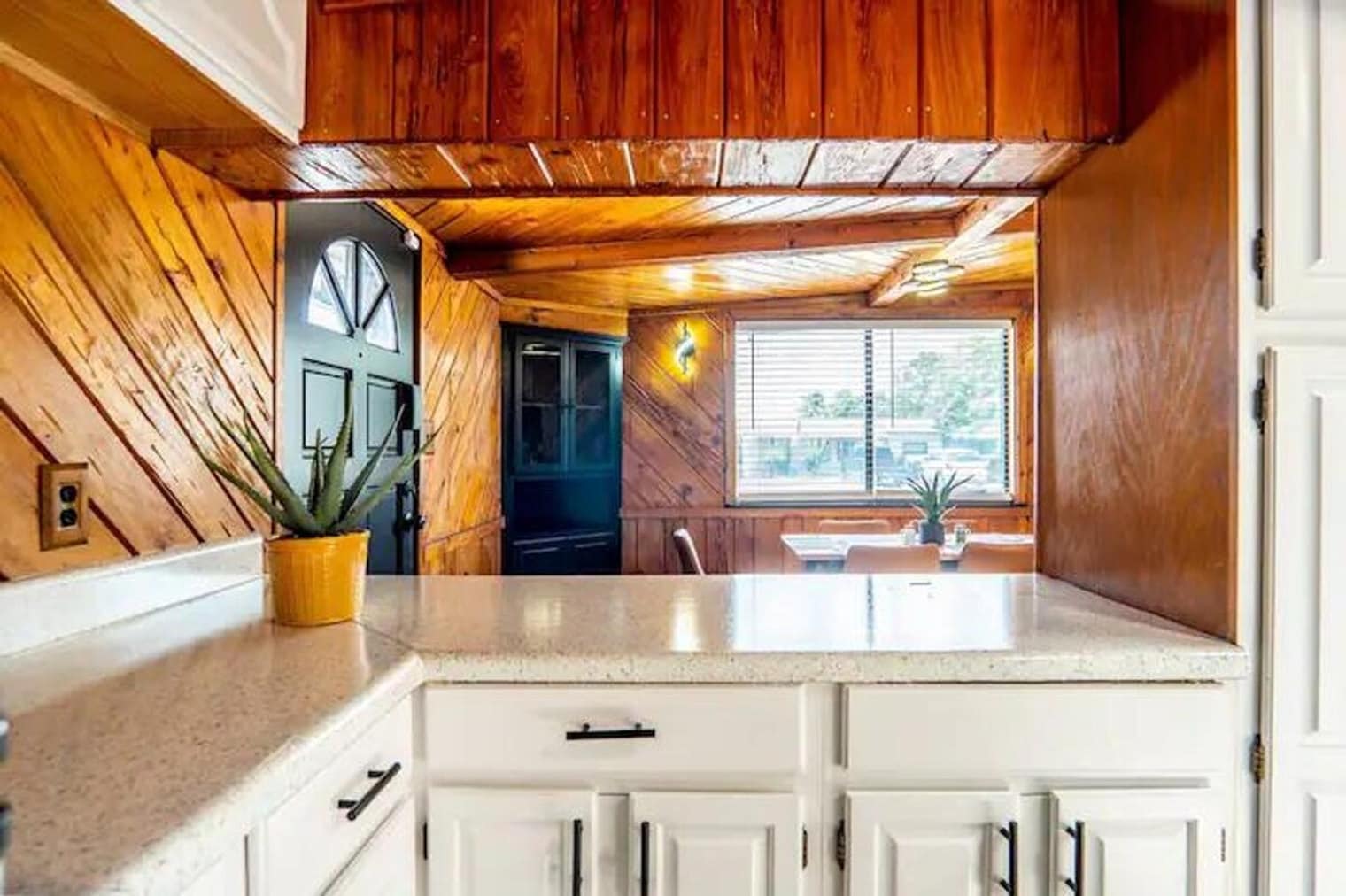 Building Photo - 9096 Dubois Blvd