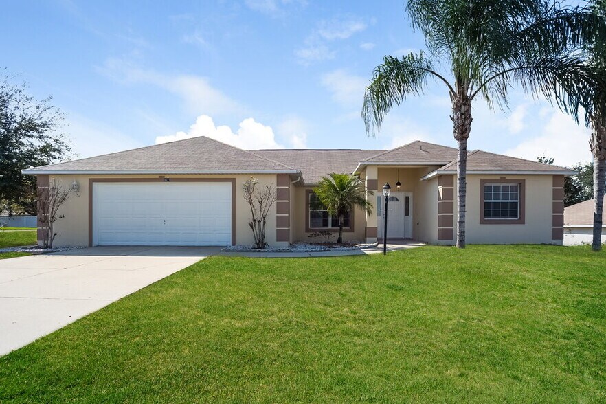 Primary Photo - 9615 Saragossa St