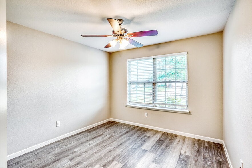 Building Photo - 622 Harvest Bluff Dr