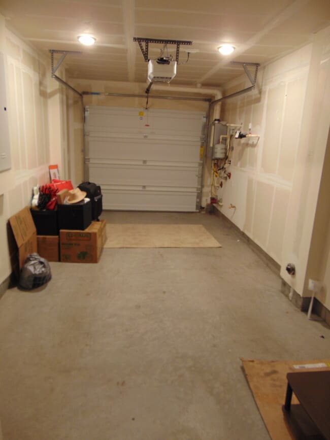 Building Photo - Beautiful Brand New Townhome in Sage Community