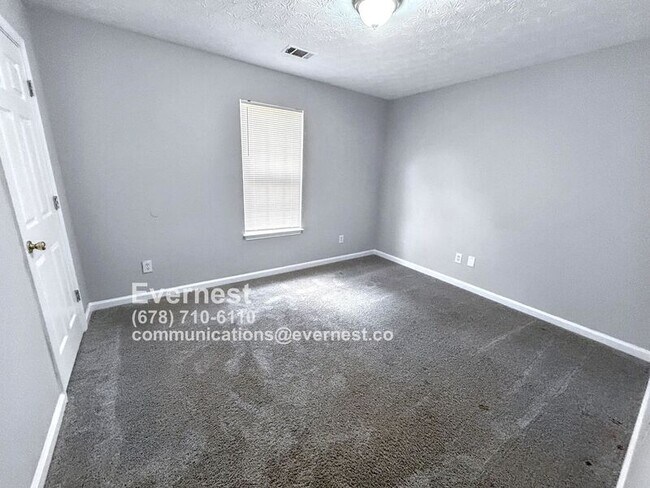 Building Photo - 7035 Setters Way