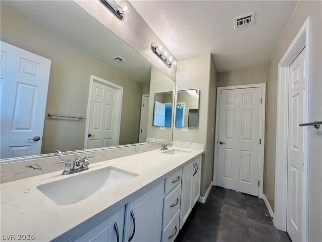 Building Photo - 956 Tafalla Ct