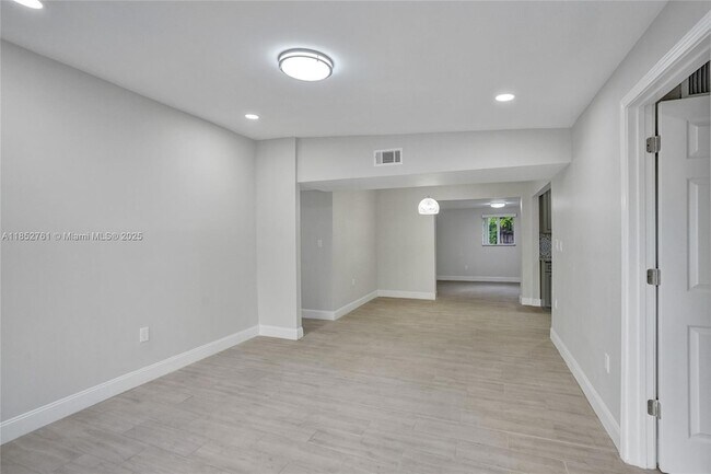 Building Photo - 3800 SW 58th Terrace