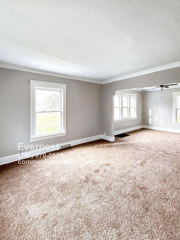 Building Photo - 1038 Prouty Ave