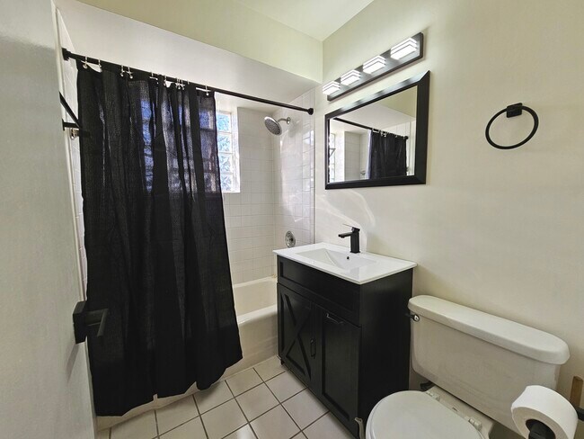 Building Photo - 6862 W Lode Dr