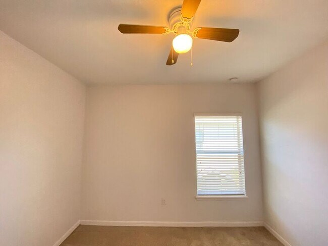 Building Photo - 6558 S Goldenrod Rd