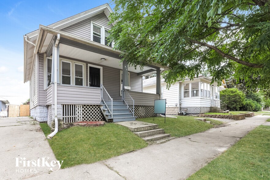 Building Photo - 814 Bowditch St