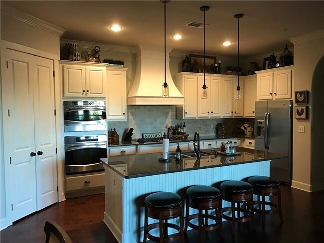 Building Photo - 555 Via Amalfi