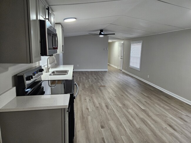 Building Photo - 118 Oakridge Dr