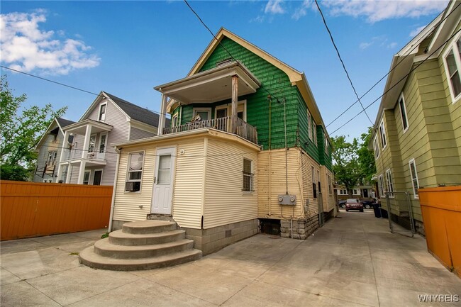 Building Photo - 205 Lisbon Ave