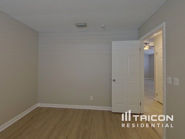 Building Photo - 10206 Deepbrook Dr