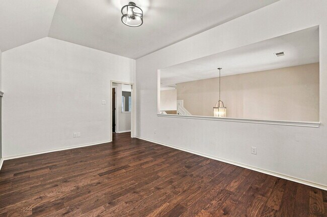 Building Photo - 5526 Walnut Glen Ln
