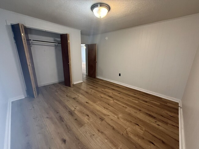 Building Photo - Cozy 2-Bed, 1-Bath Home with a large backyard!!