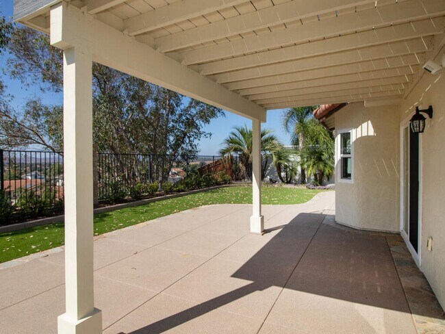 Building Photo - Stunning Fully Remodeled Home in Rancho De...