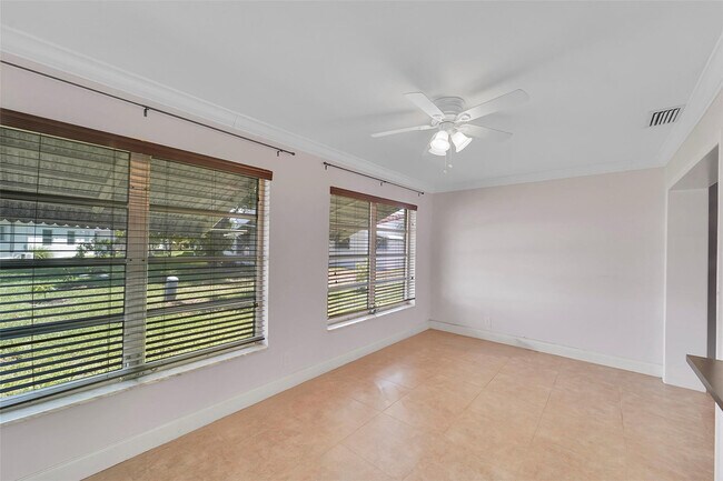 Building Photo - 7255 NW 8th Ct