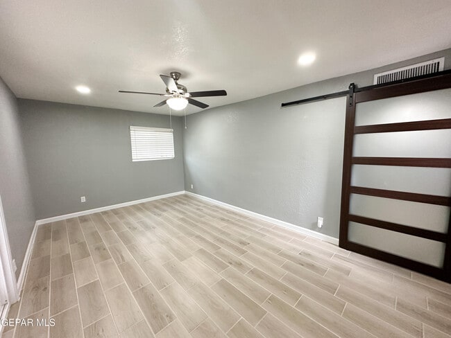 Building Photo - 3405 Hixson Street